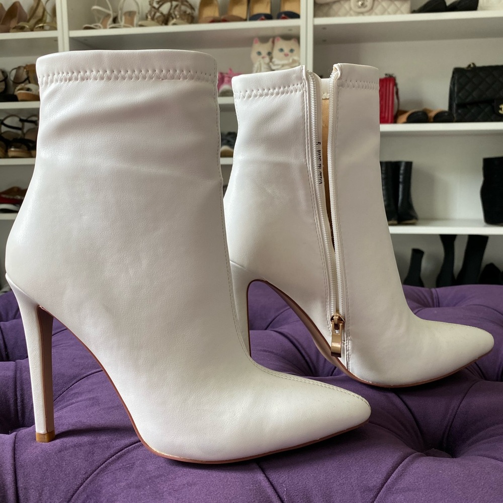 White ankle boots Size 6.5